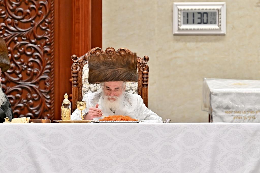 יום הקדוש בחצר הקודש ויזניץ