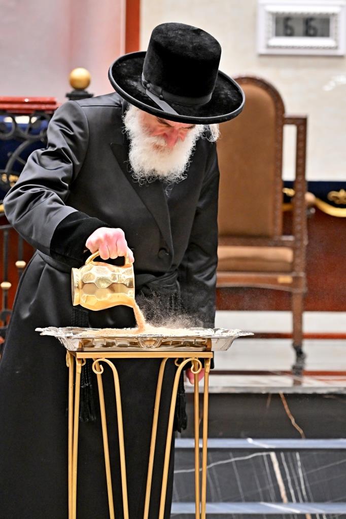 יום הקדוש בחצר הקודש ויזניץ