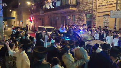 דרמה לילית בלב ירושלים: השר בן גביר הותקף בעת קניית ארבעת המינים; כך הוא הגיב