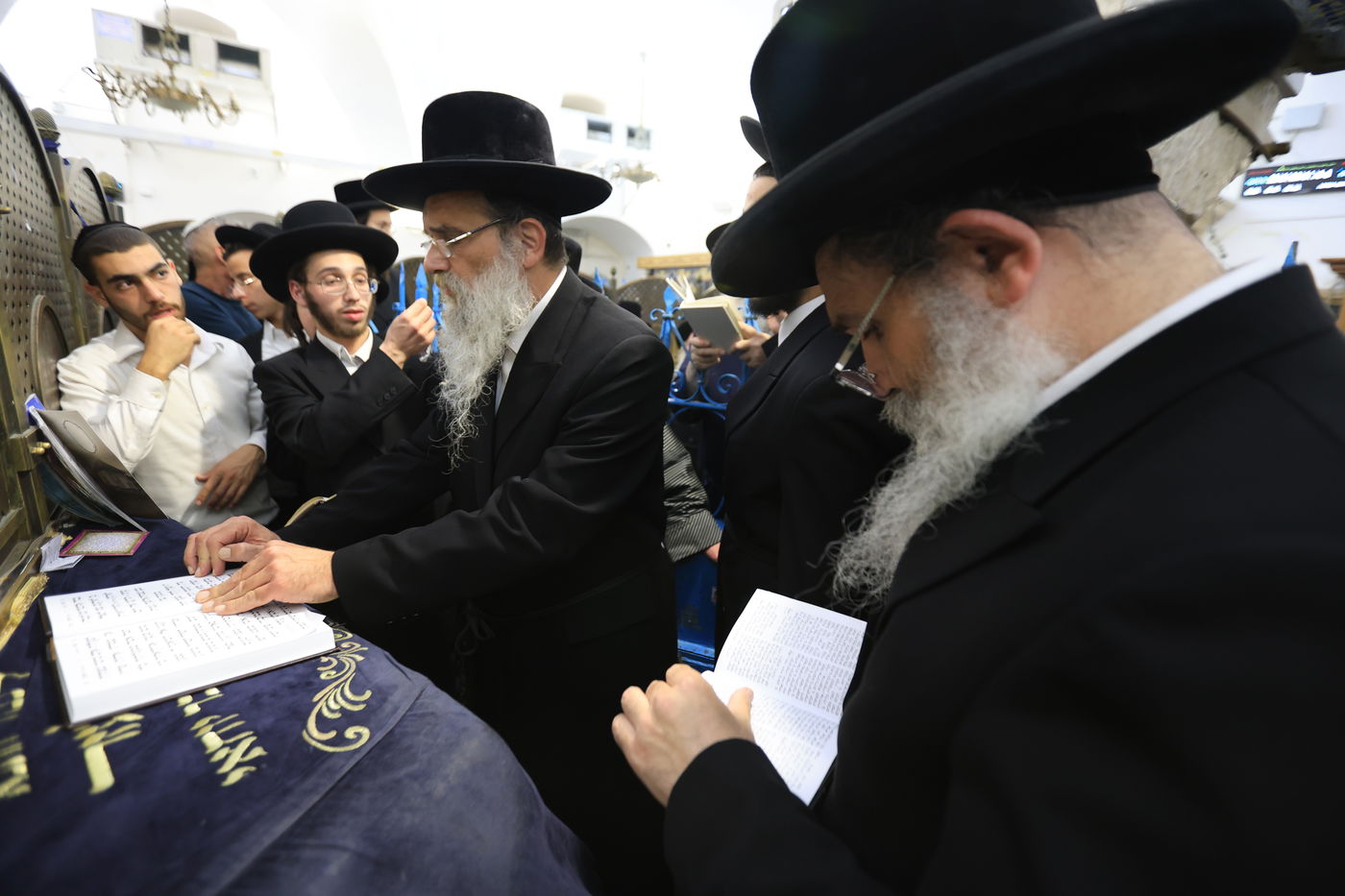 האדמו"ר מאשלג באתרא קדישא מירון