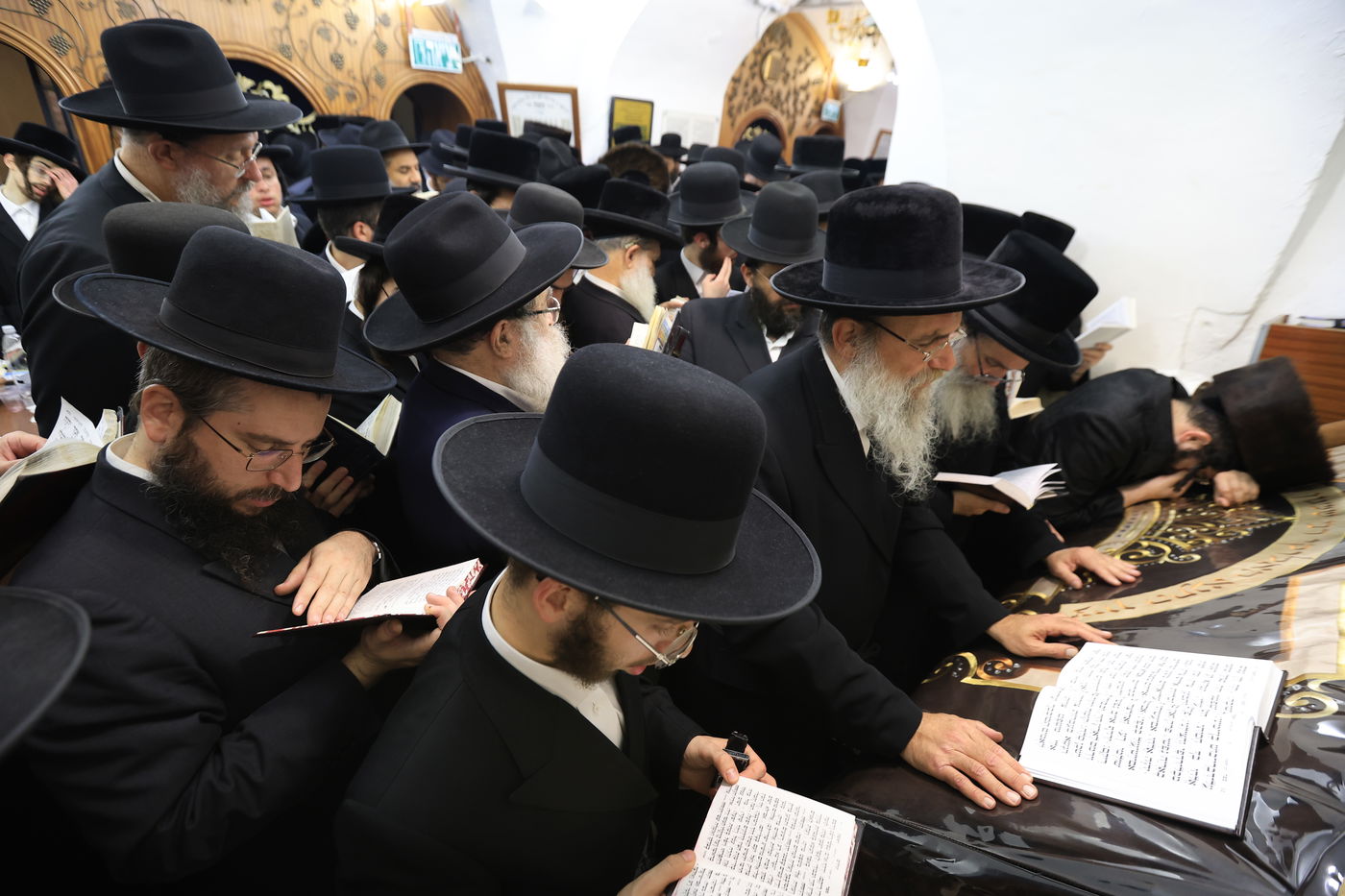 האדמו"ר מאשלג באתרא קדישא מירון