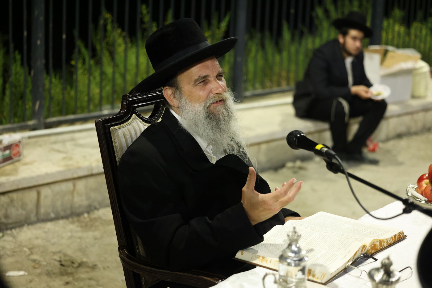 האדמו"ר מאשלג באתרא קדישא מירון