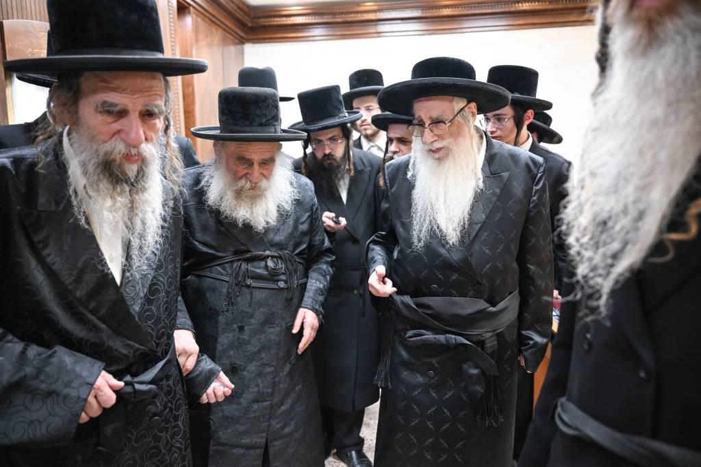 גאב"ד מאקווא אצל האדמו"ר מצאנז