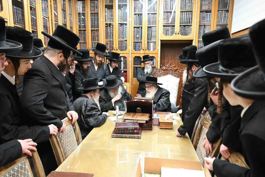 גאב"ד מאקווא אצל האדמו"ר מצאנז