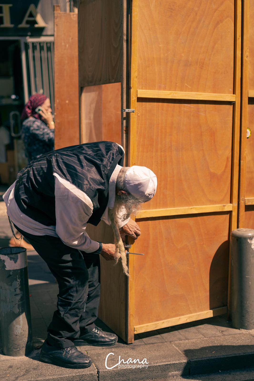 הירושלמים בשוק ארבעת המינים