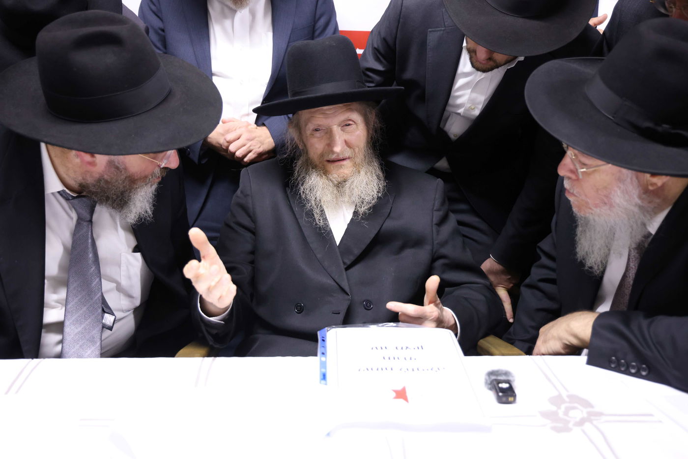 מעמד ביטול הגזירות והייסורים של "עזר מציון" ע"י המשגיח רבי דן סגל