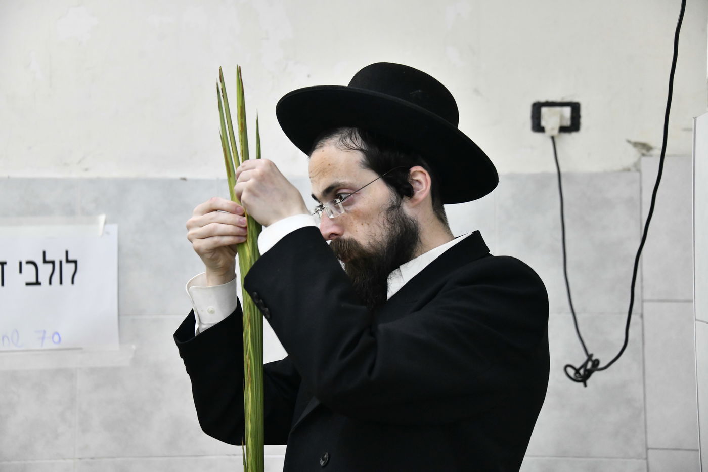 מראות ערב חג הסוכות בבני ברק