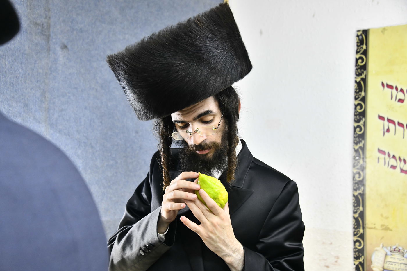 מראות ערב חג הסוכות בבני ברק