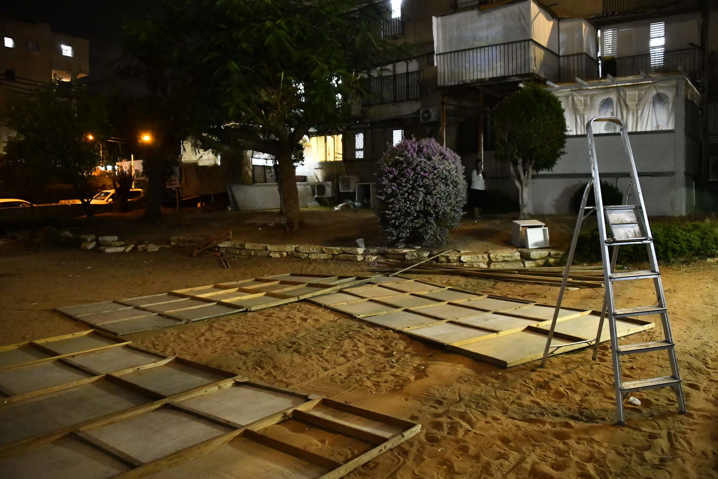 מראות ערב חג הסוכות בבני ברק