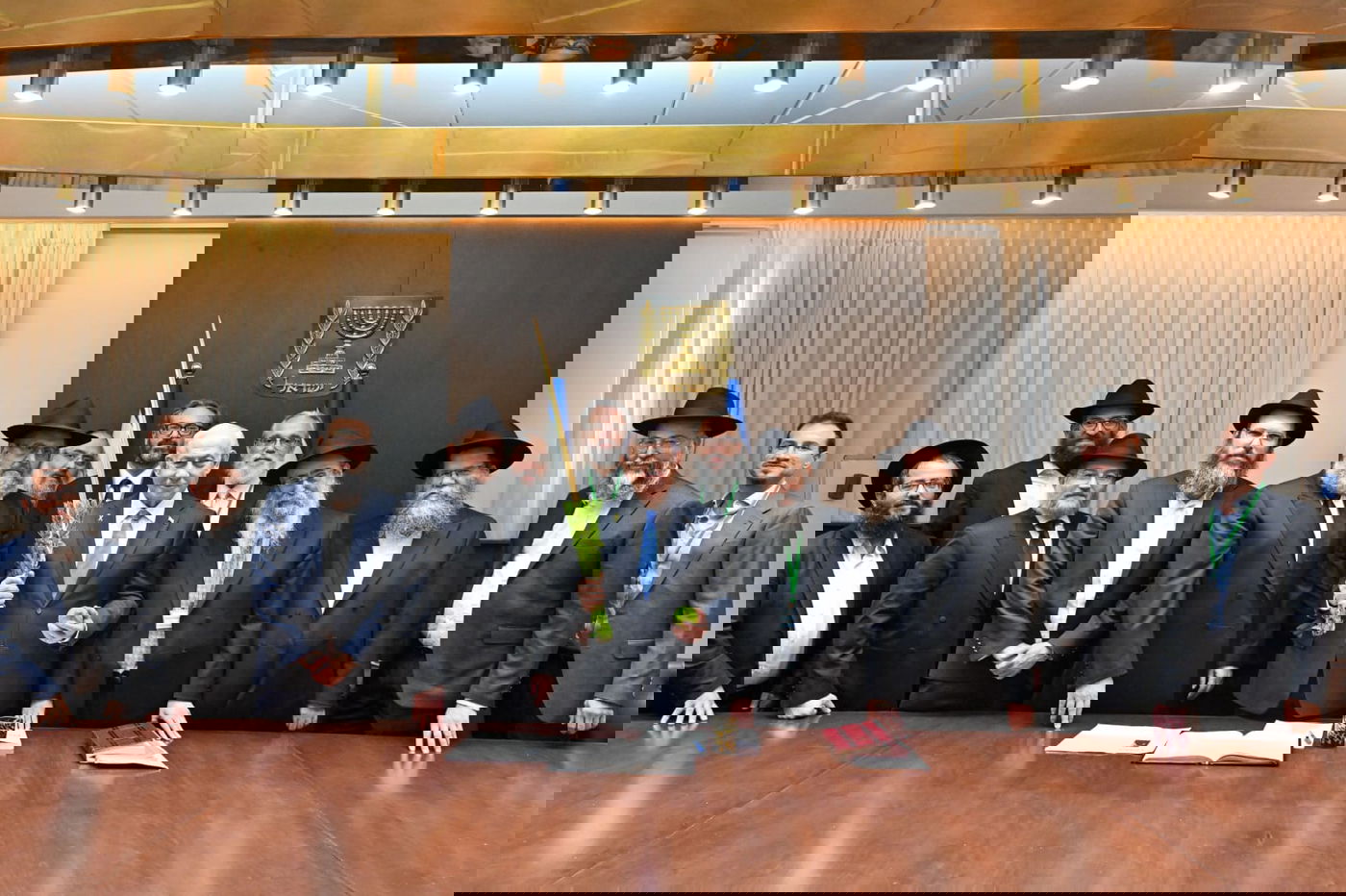 נתניהו קיבל ארבעת המינים מחב"ד וקרא בהתרגשות פרק תהילים