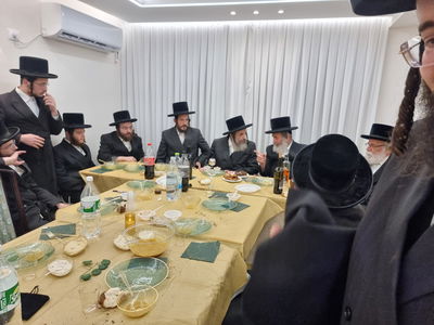 סעודת יארצייט של הילד שמעון ויזל ז"ל