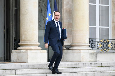 הולך הביתה. לקורנו