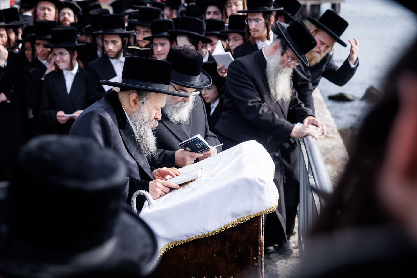 ערב ומוצאי יום כיפור בחצה"ק באבוב 45