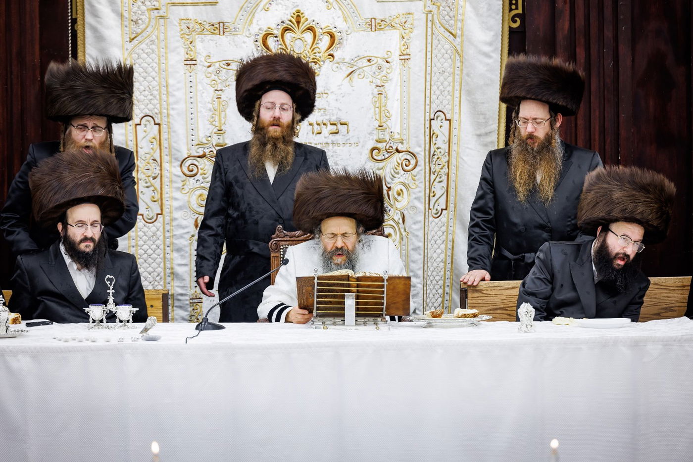 ערב ומוצאי יום כיפור בחצה"ק באבוב 45