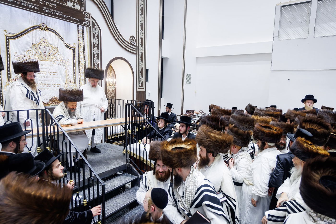 ערב ומוצאי יום כיפור בחצה"ק באבוב 45