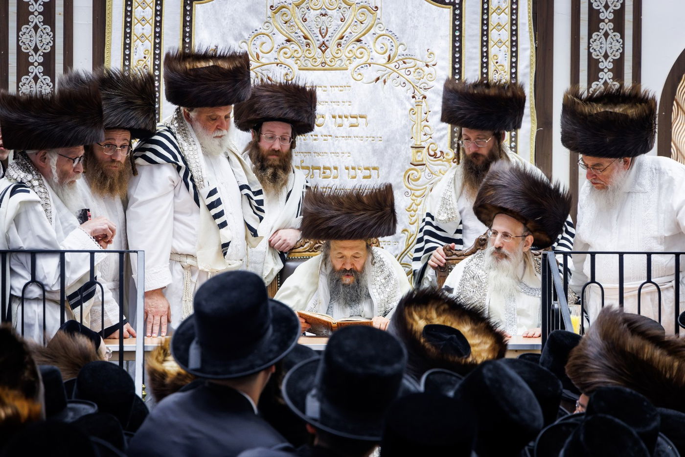 ערב ומוצאי יום כיפור בחצה"ק באבוב 45