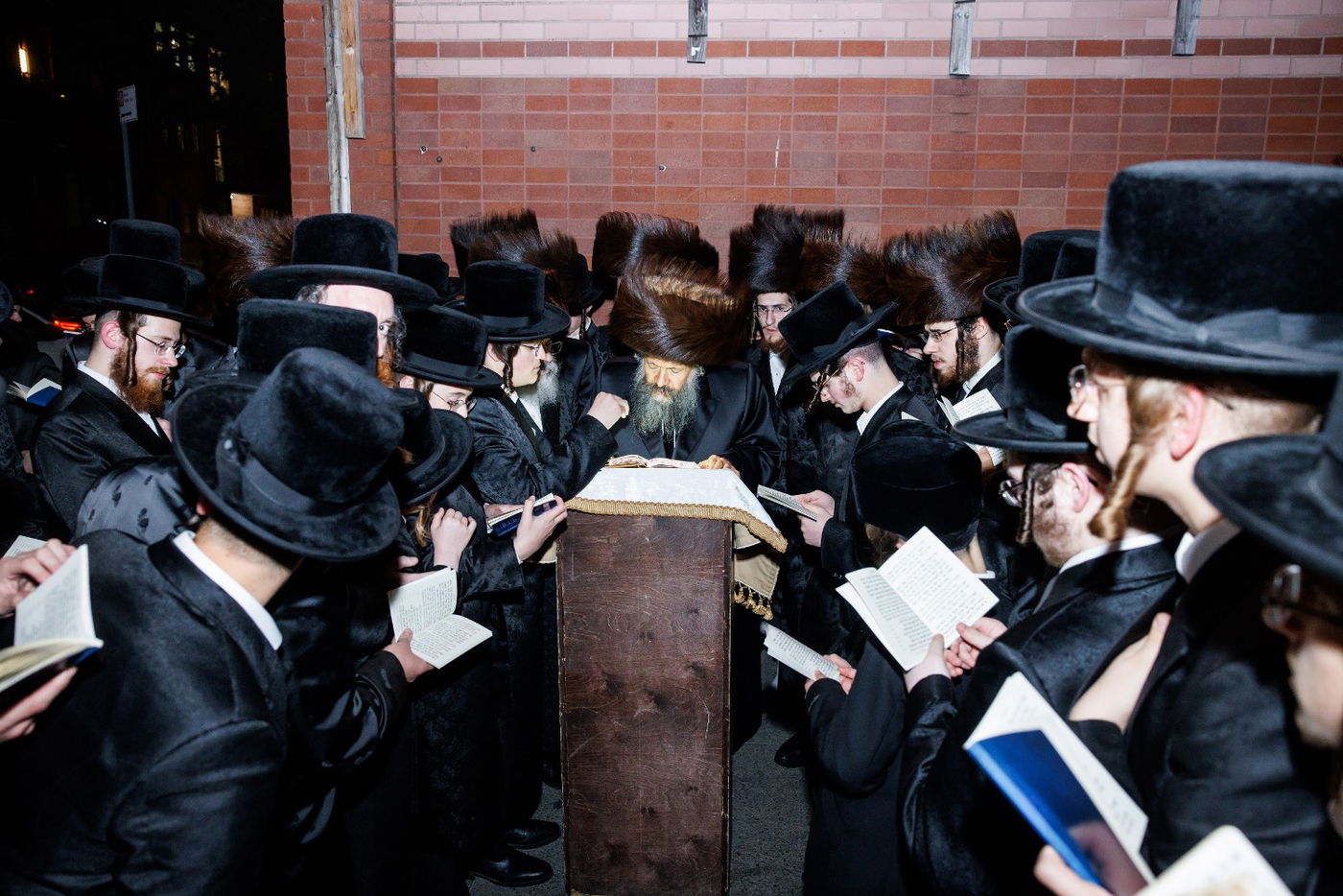 ערב ומוצאי יום כיפור בחצה"ק באבוב 45