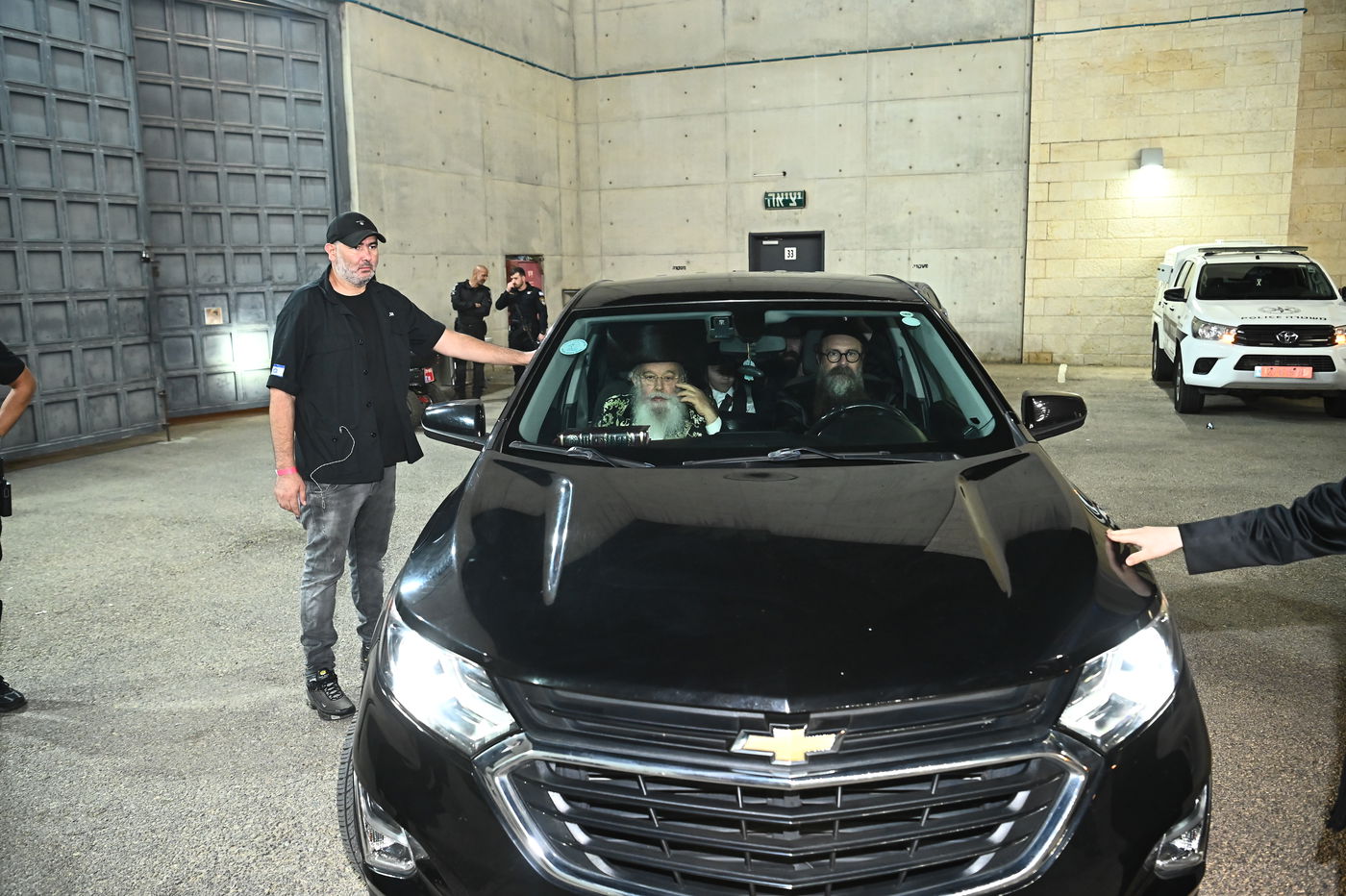 האדמו"ר ביציאתו מהמעמד