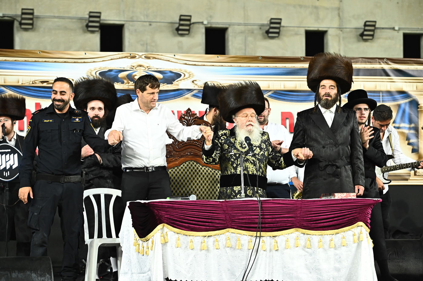 ראש העיר רמי גרינברג מתברך מהאדמו"ר ממישקולץ