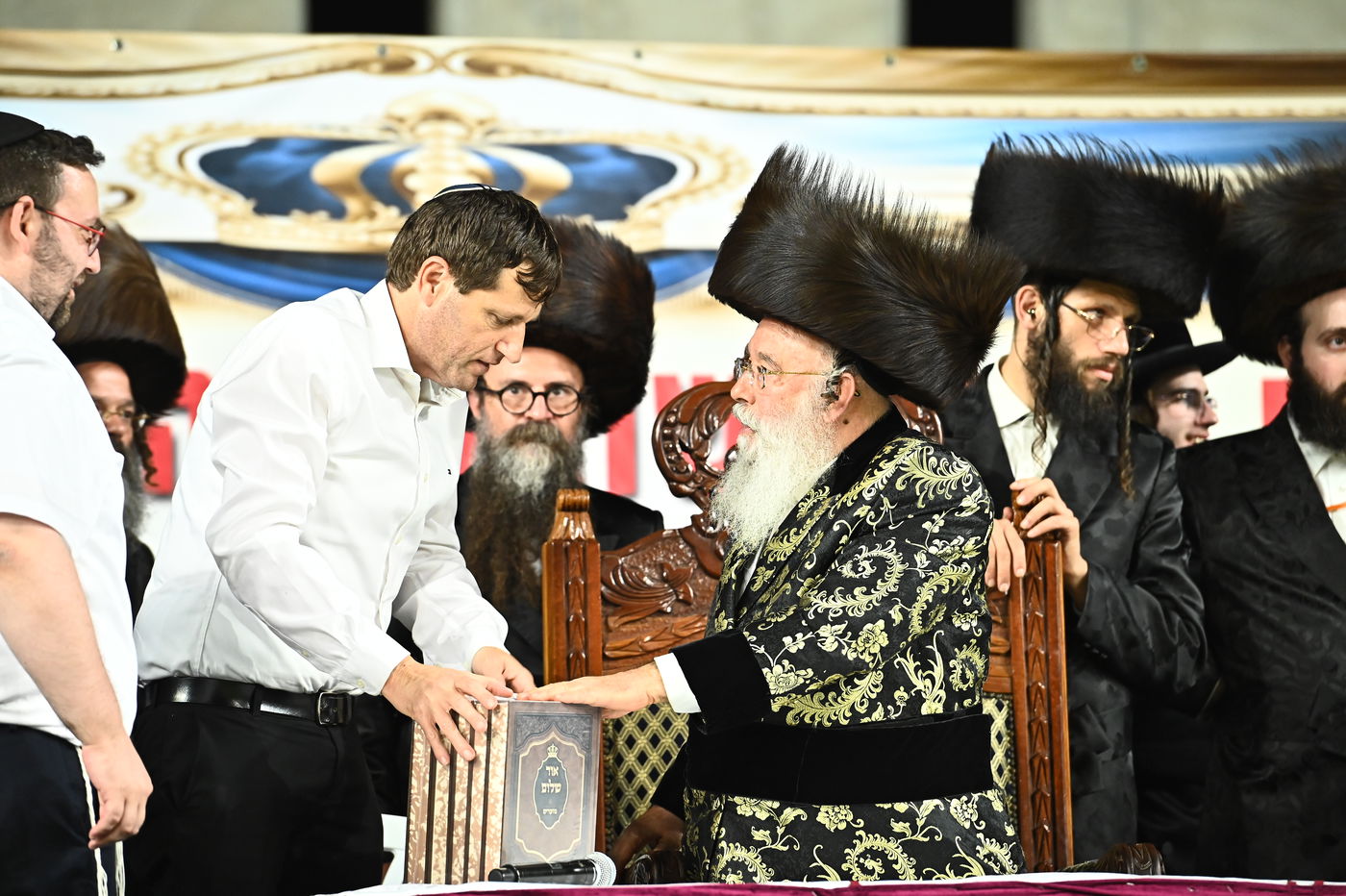 ראש העיר רמי גרינברג מתברך מהאדמו"ר ממישקולץ