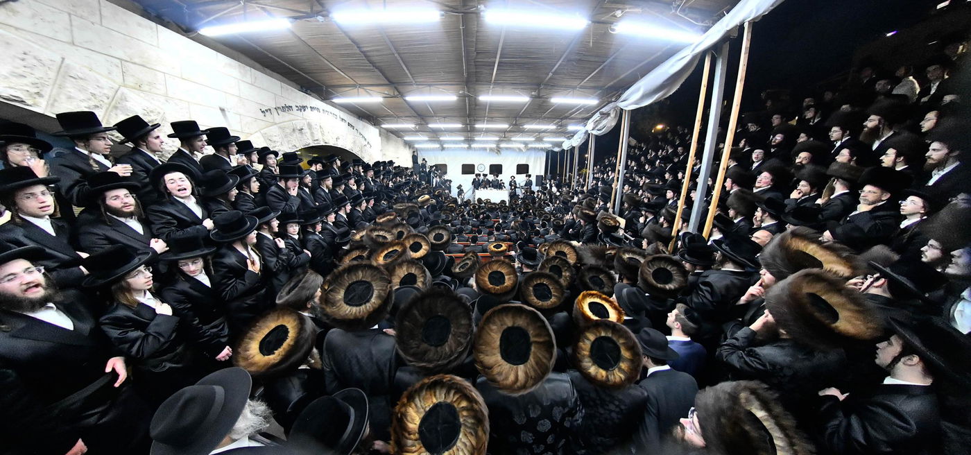 האדמו"ר מרחמסטריווקא בטיש חוה"מ סוכות