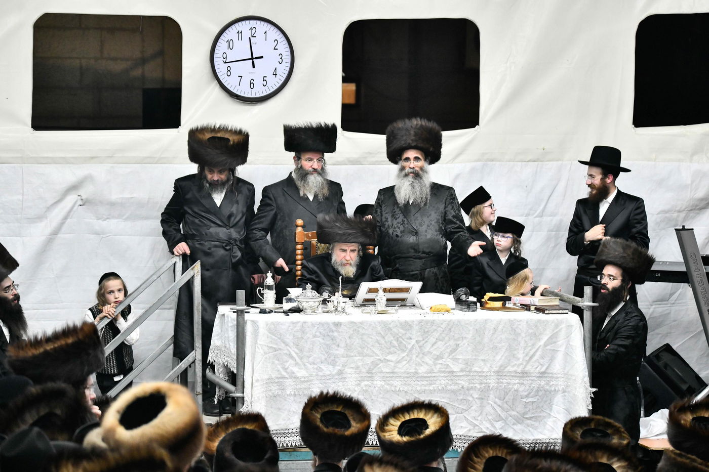 האדמו"ר מרחמסטריווקא בטיש חוה"מ סוכות