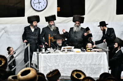 האדמו"ר מרחמסטריווקא בטיש חוה"מ סוכות