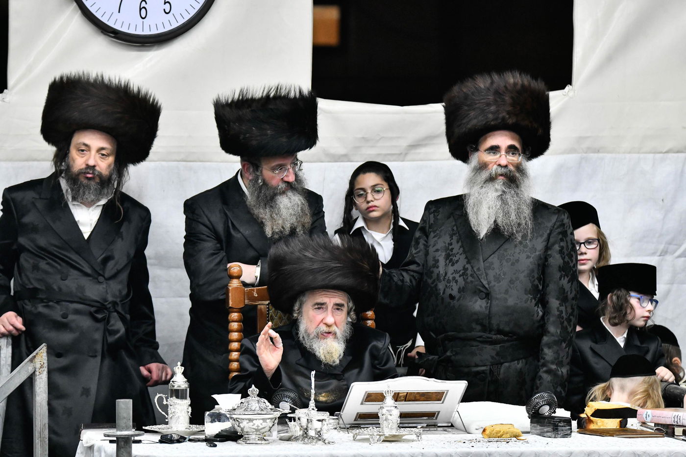 האדמו"ר מרחמסטריווקא בטיש חוה"מ סוכות