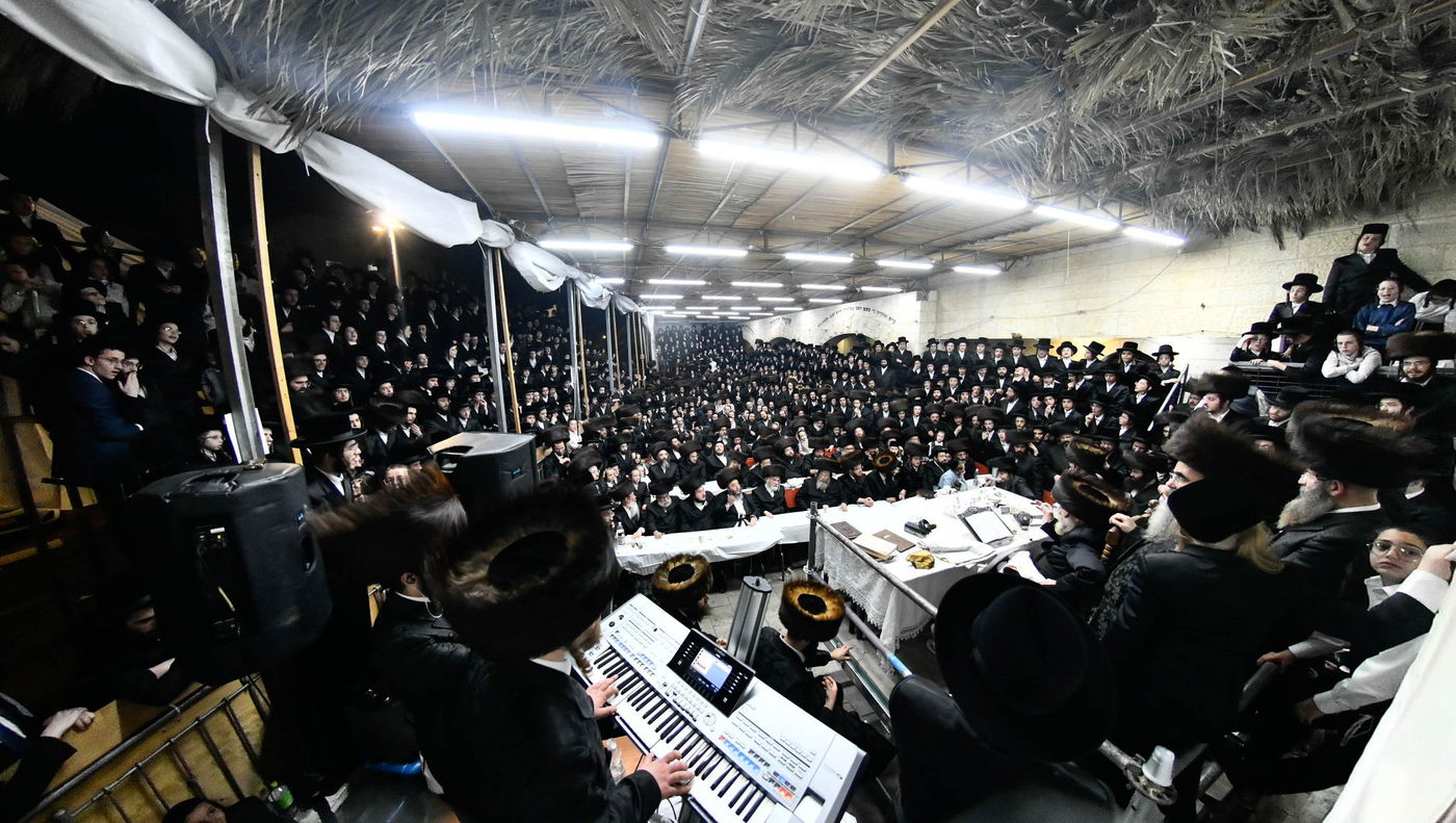 האדמו"ר מרחמסטריווקא בטיש חוה"מ סוכות