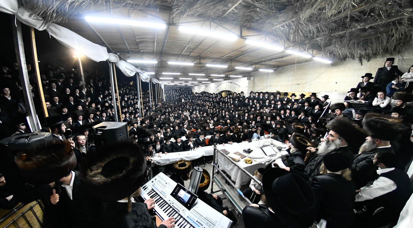 האדמו"ר מרחמסטריווקא בטיש חוה"מ סוכות