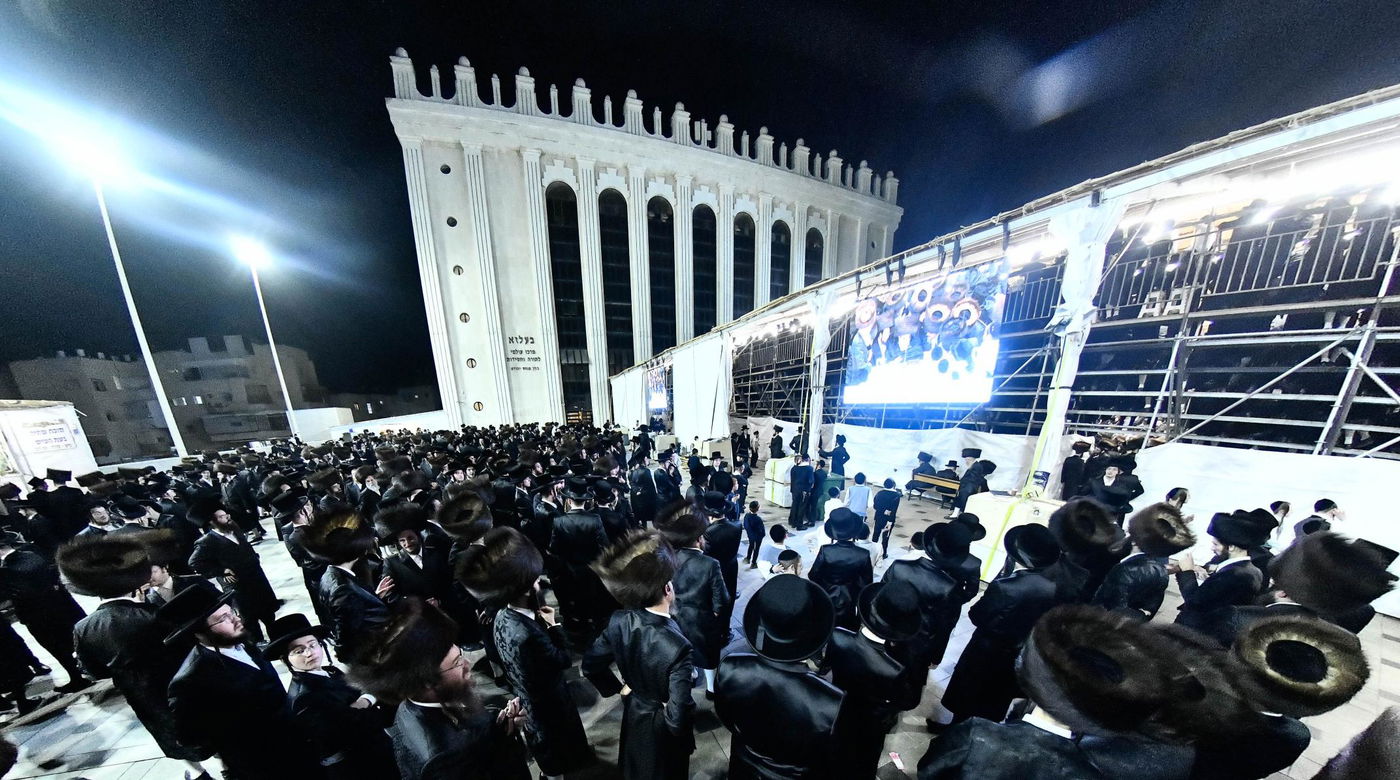 האדמו"ר מבעלזא בטיש חוה"מ סוכות