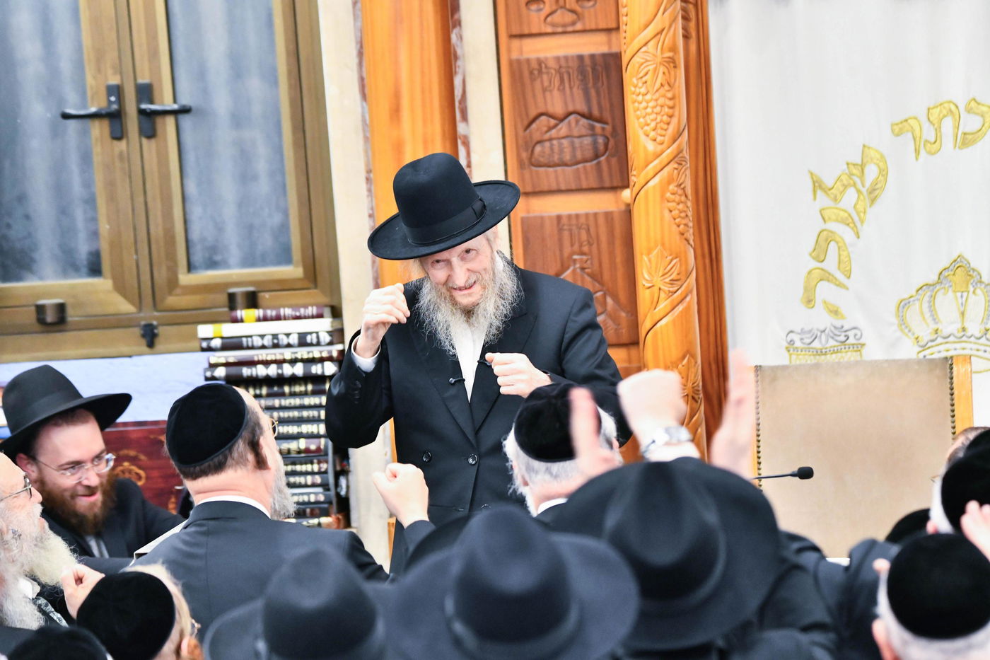 הגה"צ רבי דן סגל בשמחת בית השואבה