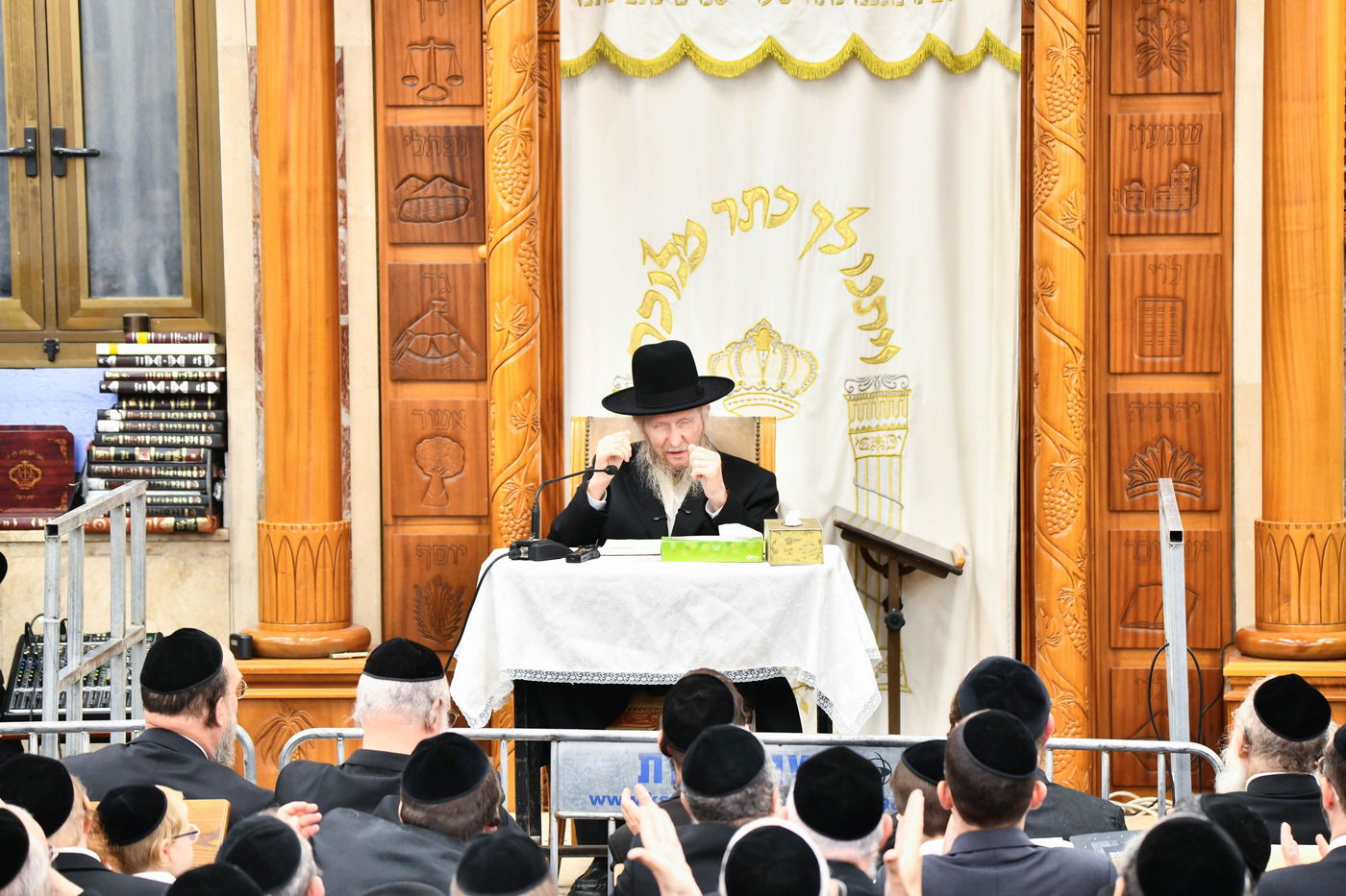 הגה"צ רבי דן סגל בשמחת בית השואבה