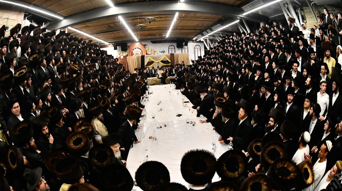 האדמו"ר מפינסק קרלין בטיש חוה"מ סוכות