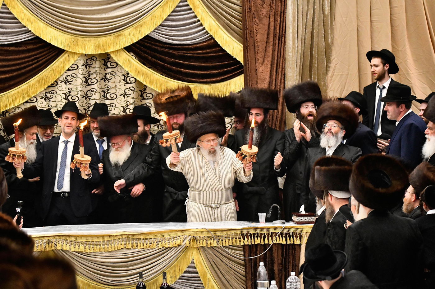 האדמו"ר מפינסק קרלין בטיש חוה"מ סוכות