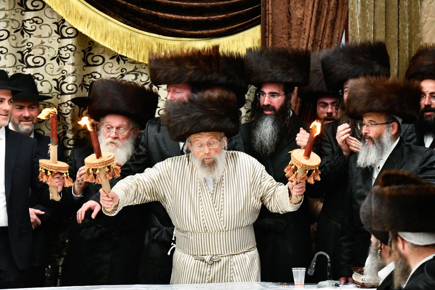 האדמו"ר מפינסק קרלין בטיש חוה"מ סוכות