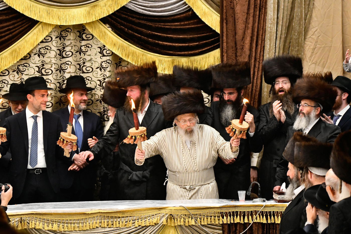 האדמו"ר מפינסק קרלין בטיש חוה"מ סוכות