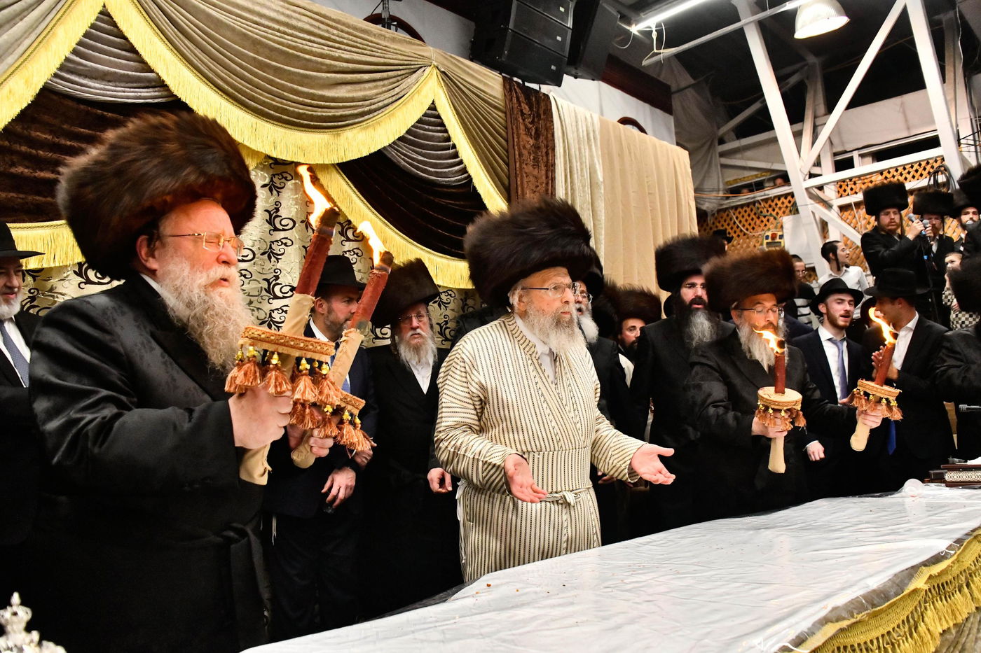 האדמו"ר מפינסק קרלין בטיש חוה"מ סוכות