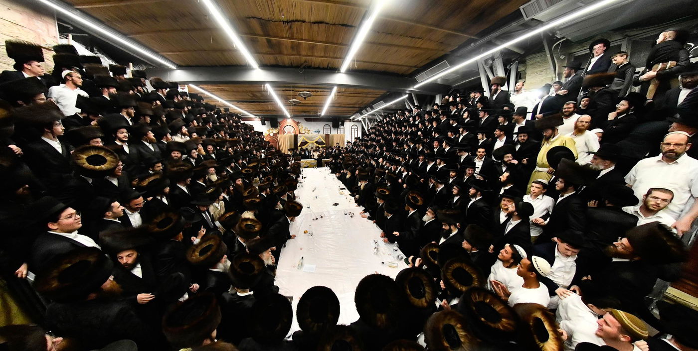 האדמו"ר מפינסק קרלין בטיש חוה"מ סוכות