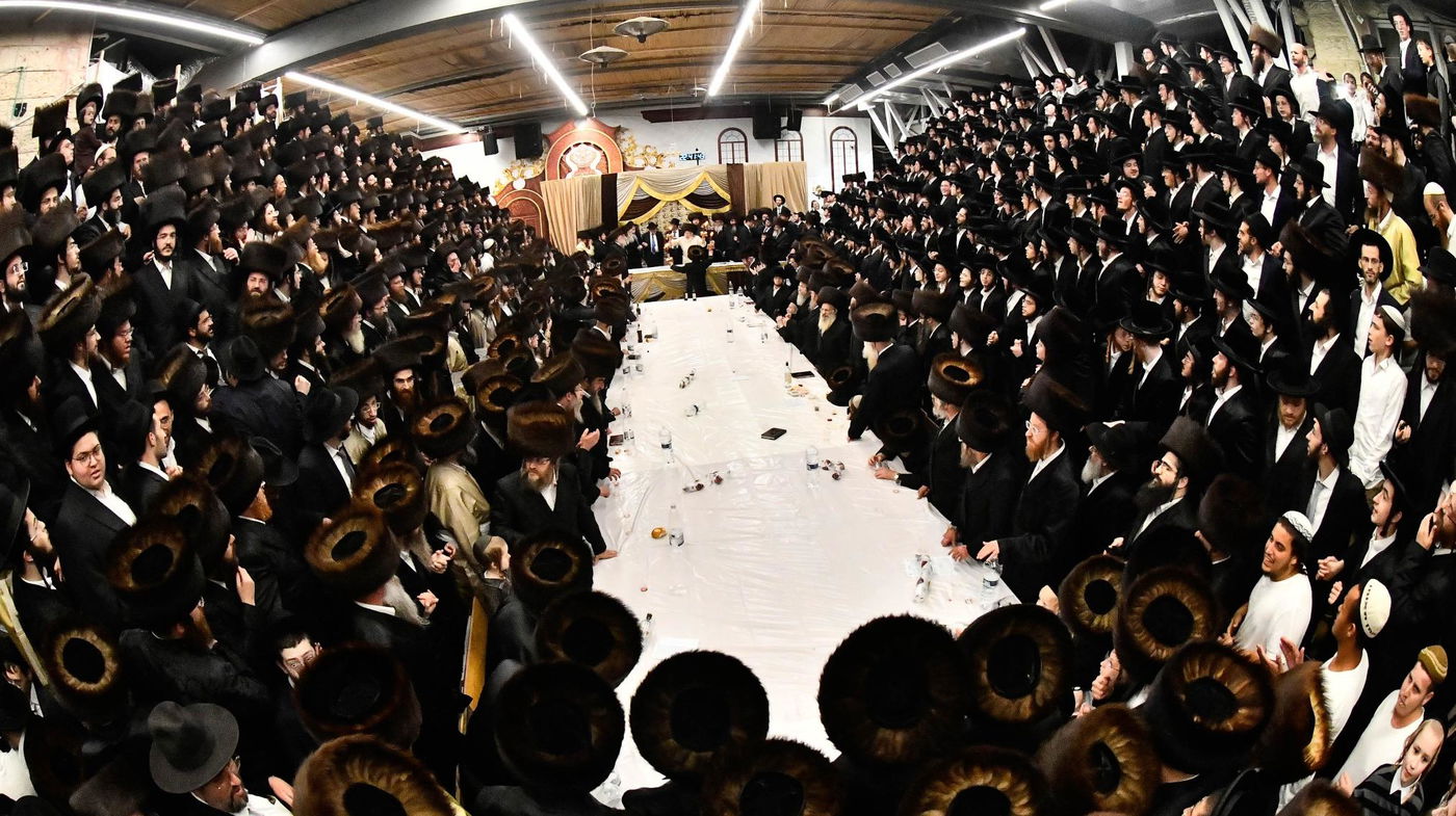 האדמו"ר מפינסק קרלין בטיש חוה"מ סוכות