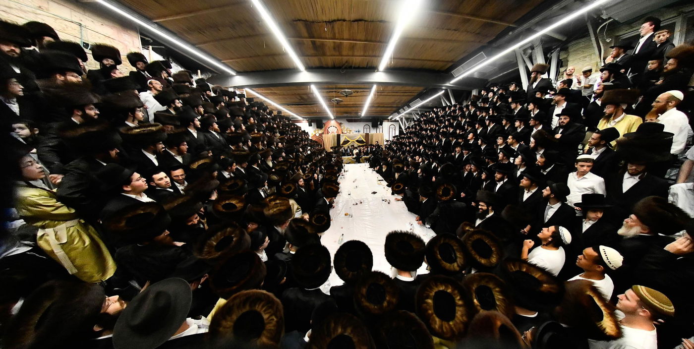 האדמו"ר מפינסק קרלין בטיש חוה"מ סוכות