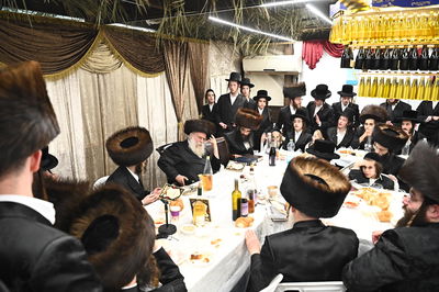 הגה"צ גאב"ד מאקאווא בטיש חוה"מ סוכות