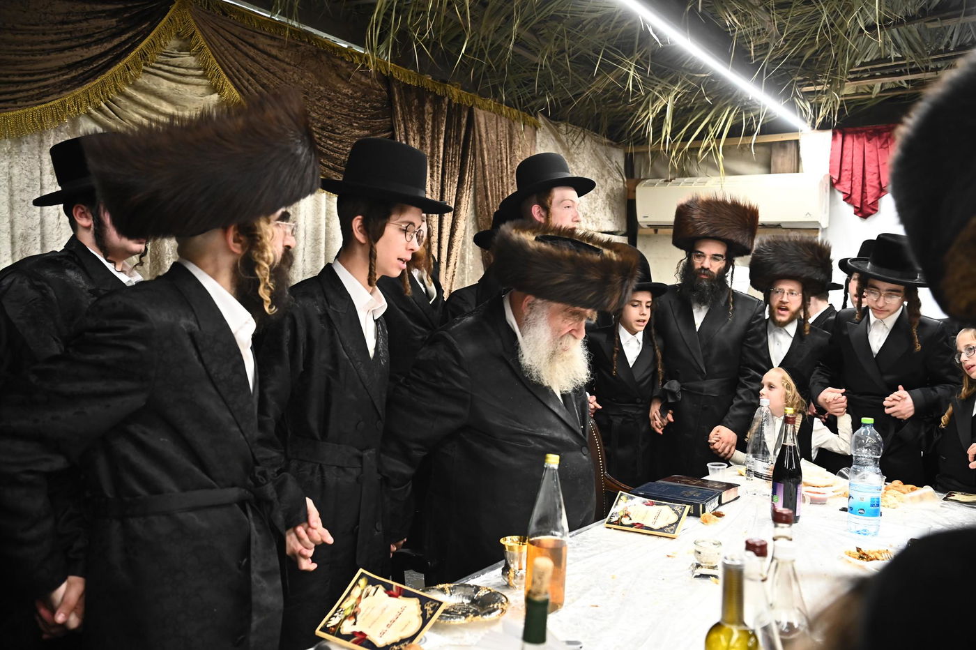 הגה"צ גאב"ד מאקאווא בטיש חוה"מ סוכות