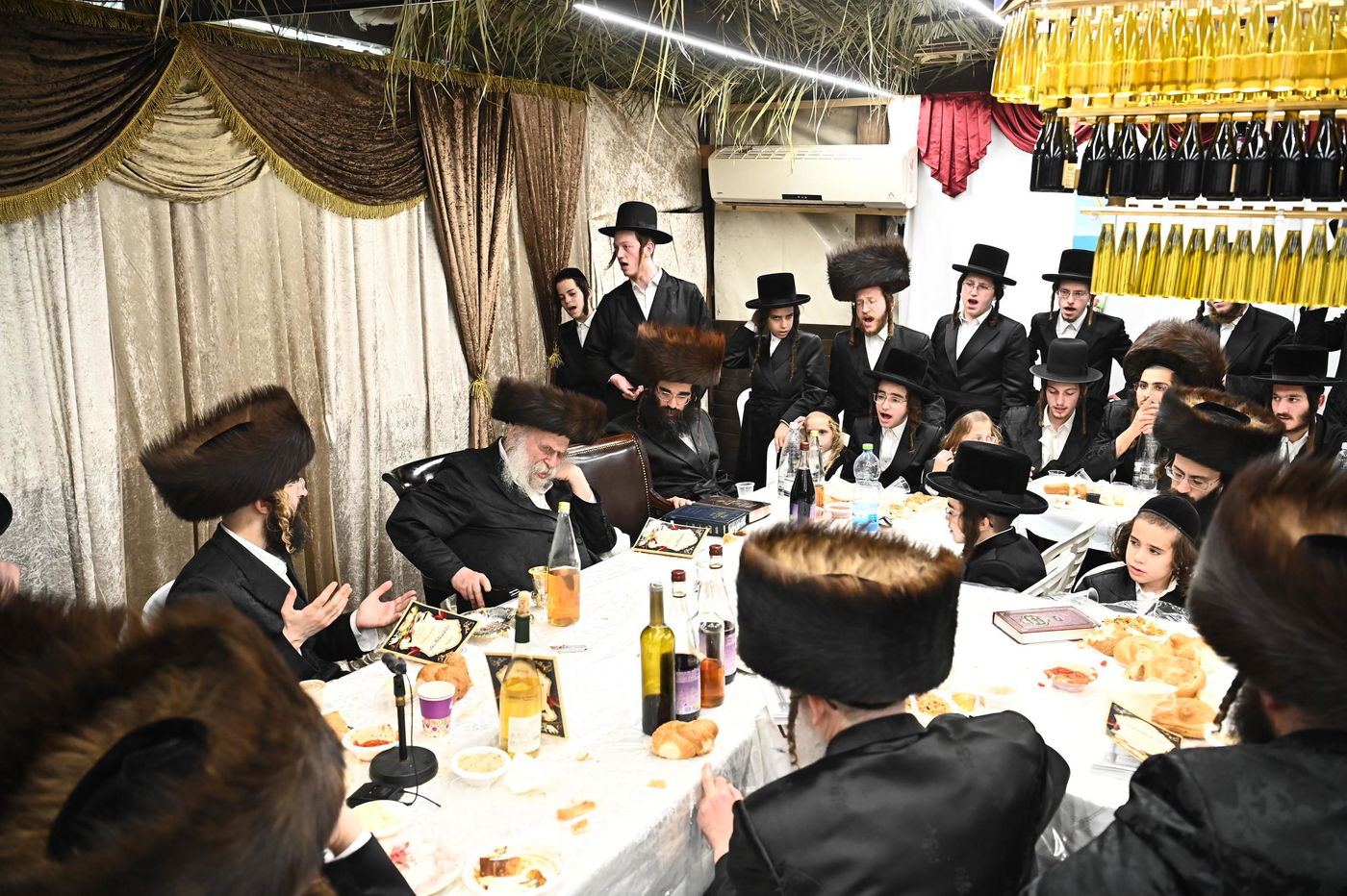 הגה"צ גאב"ד מאקאווא בטיש חוה"מ סוכות