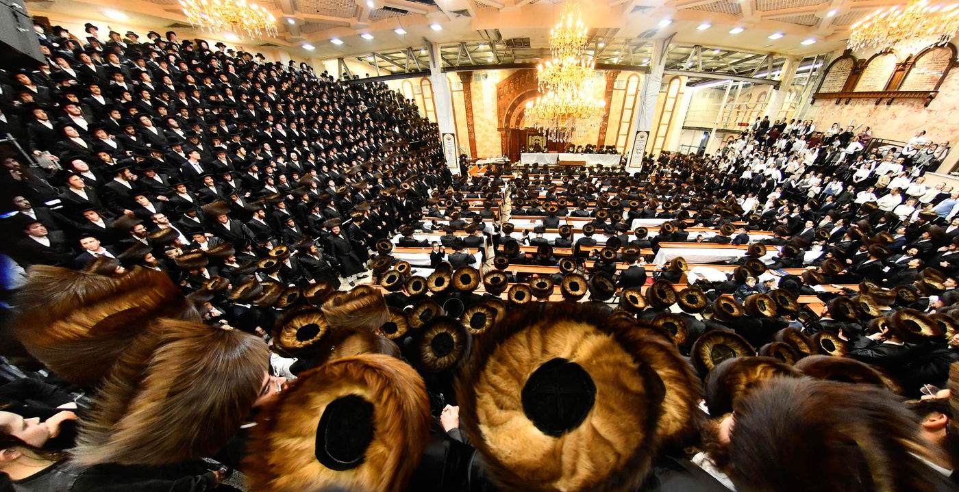 האדמו"ר מדושינסקיא בשמחת בית השואבה