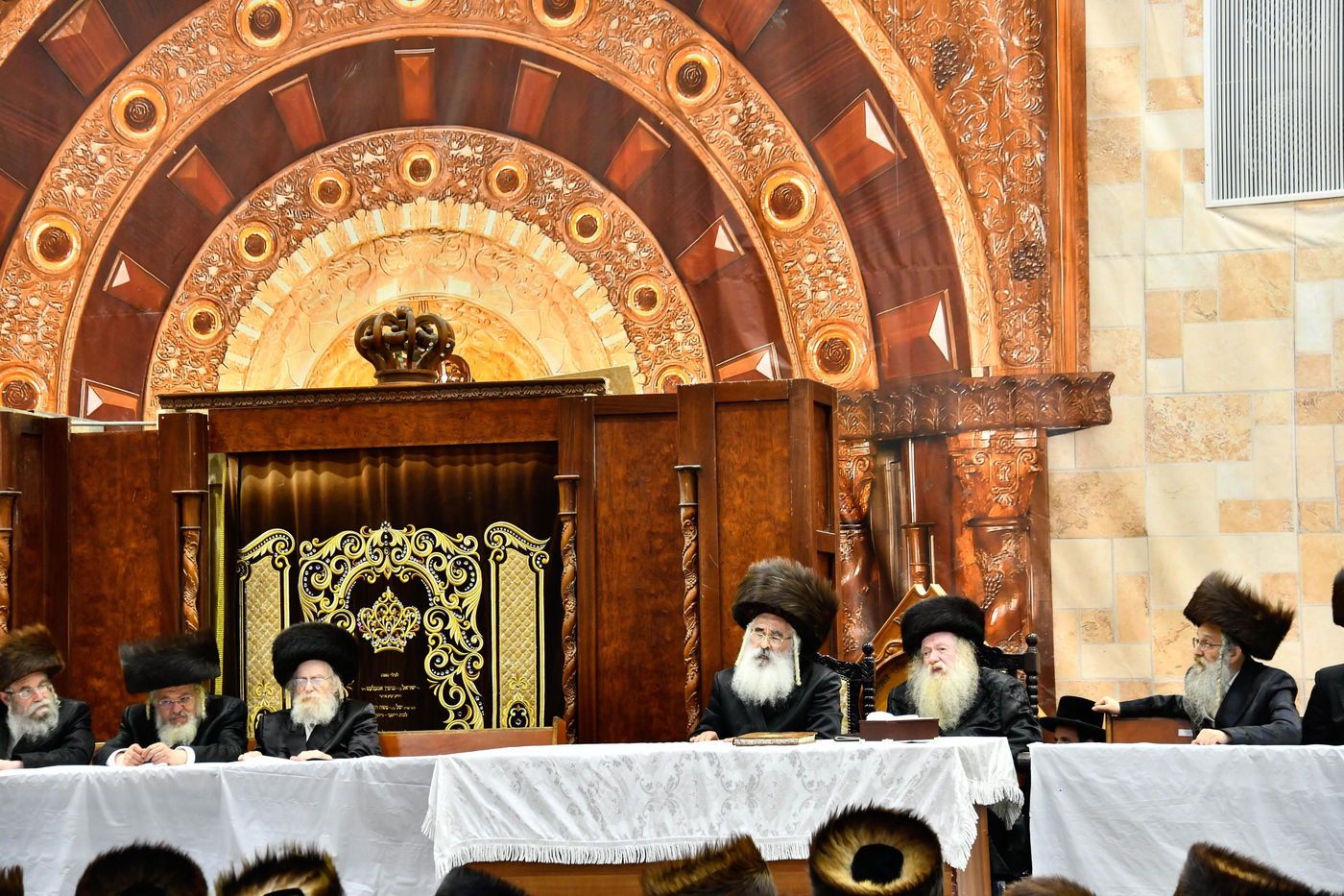 האדמו"ר מדושינסקיא בשמחת בית השואבה