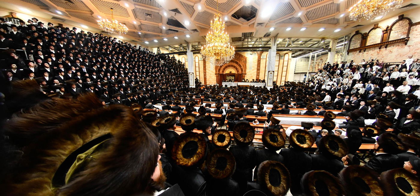 האדמו"ר מדושינסקיא בשמחת בית השואבה