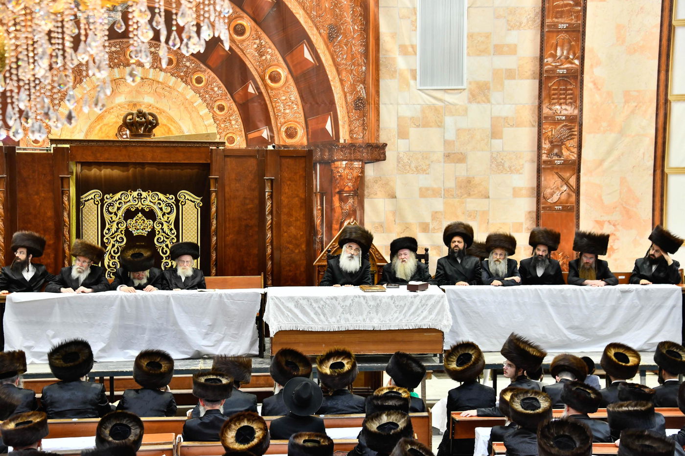 האדמו"ר מדושינסקיא בשמחת בית השואבה