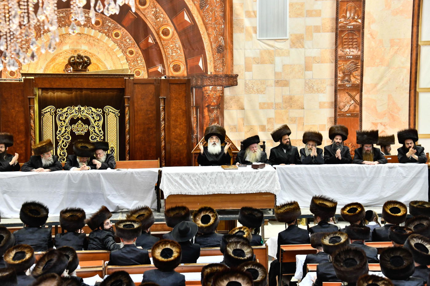 האדמו"ר מדושינסקיא בשמחת בית השואבה