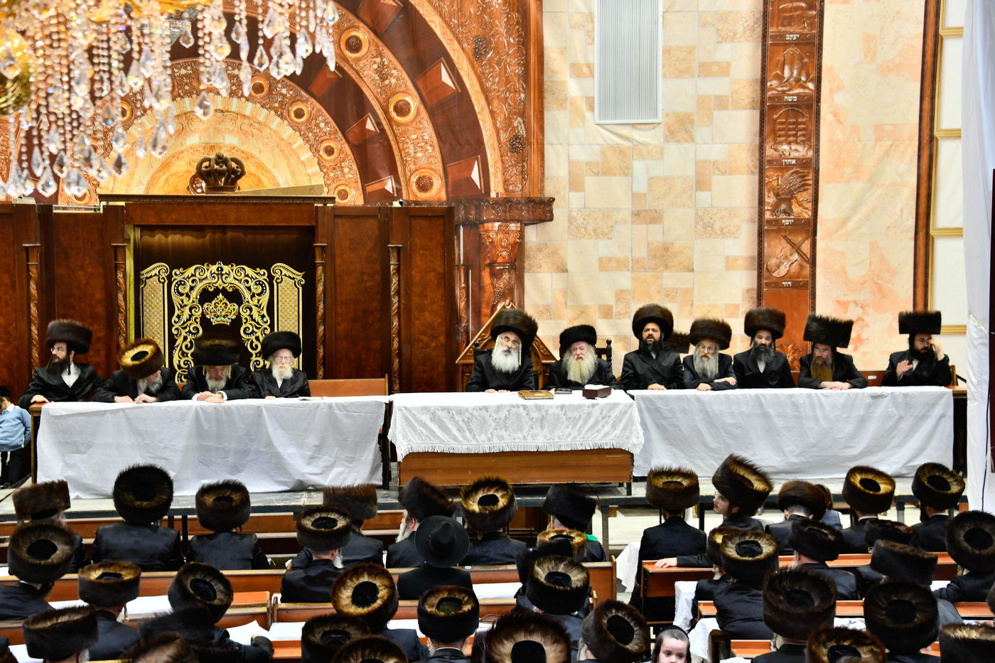 האדמו"ר מדושינסקיא בשמחת בית השואבה
